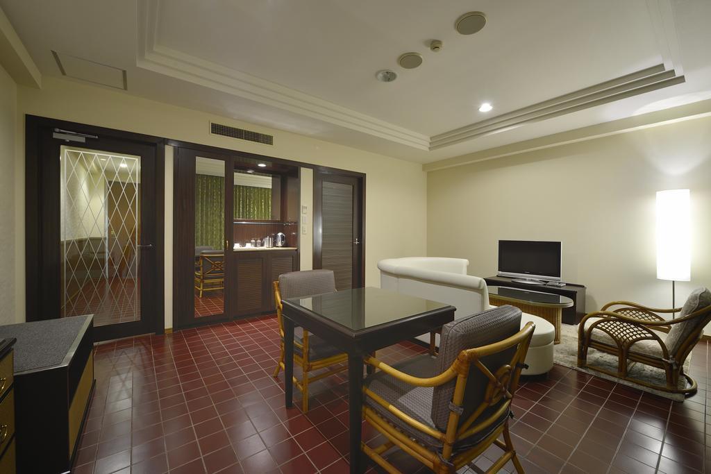 Exes Ishigaki Hotel Ishigaki  Exterior foto