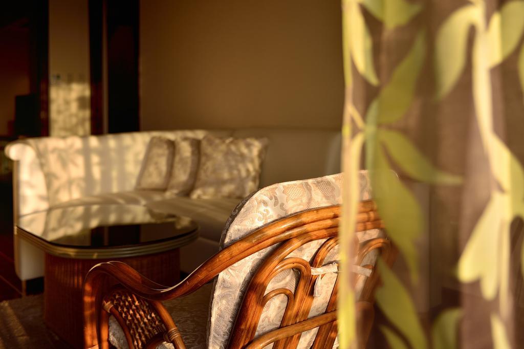 Exes Ishigaki Hotel Ishigaki  Exterior foto