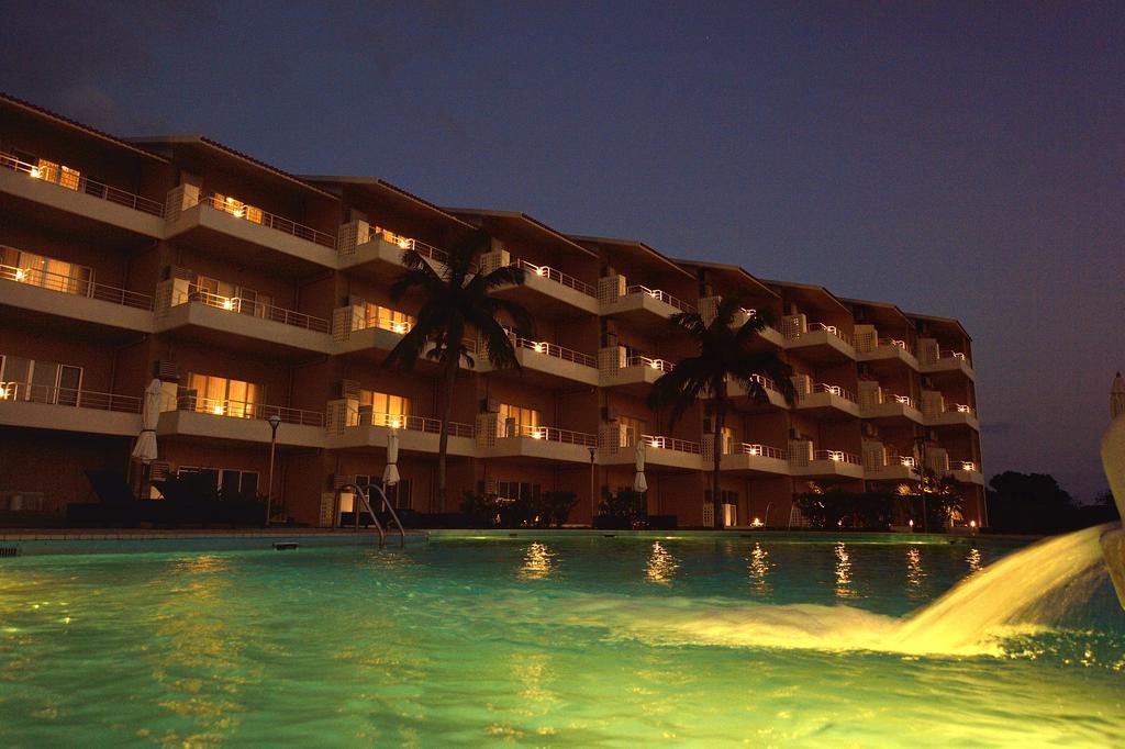 Exes Ishigaki Hotel Ishigaki  Exterior foto