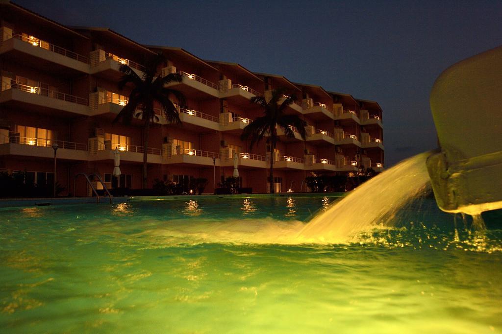 Exes Ishigaki Hotel Ishigaki  Exterior foto