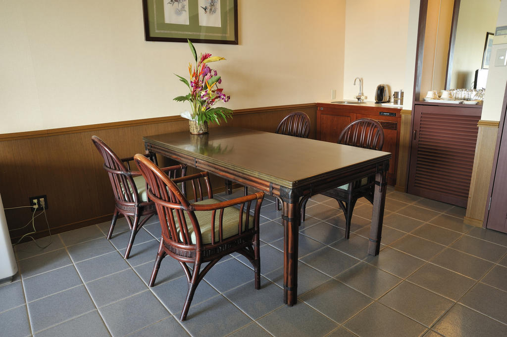 Exes Ishigaki Hotel Ishigaki  Quarto foto
