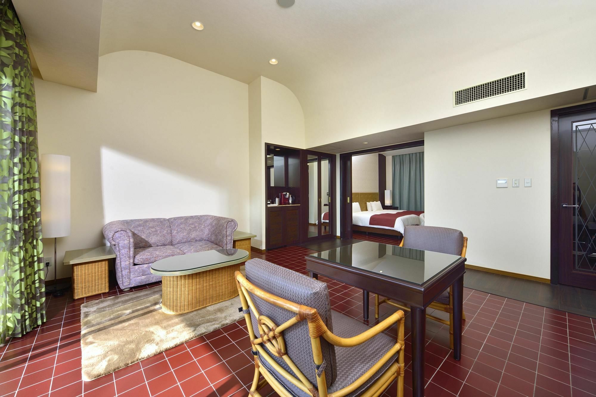 Exes Ishigaki Hotel Ishigaki  Exterior foto