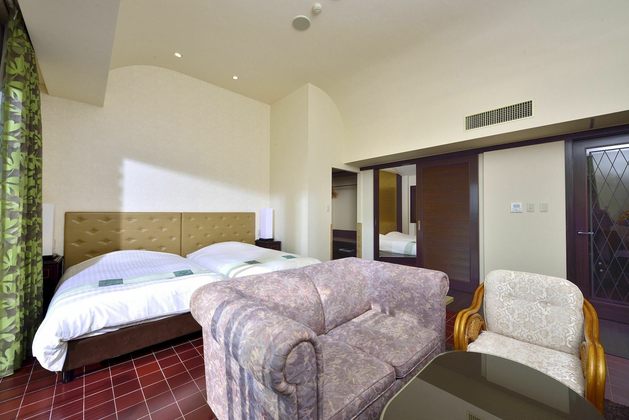Exes Ishigaki Hotel Ishigaki  Exterior foto